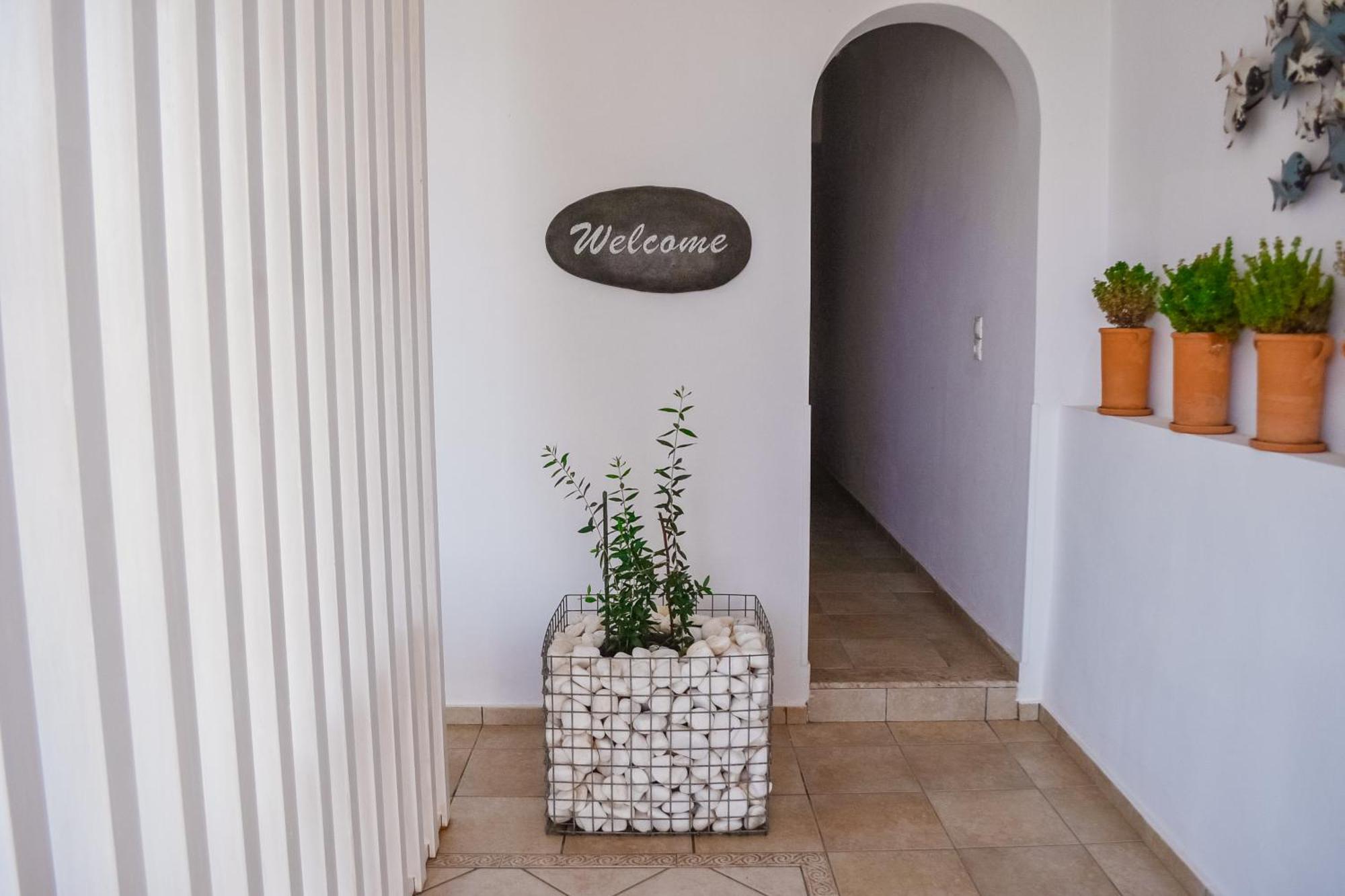Laia Seafront Luxury Apartments Ajía Pelajía Kültér fotó